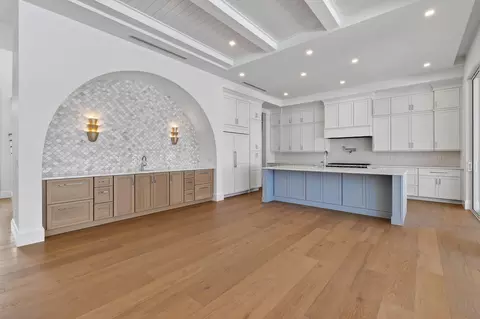 Kitchen - 192 River Dr, Jupiter, FL 33469 photo 1 of 4