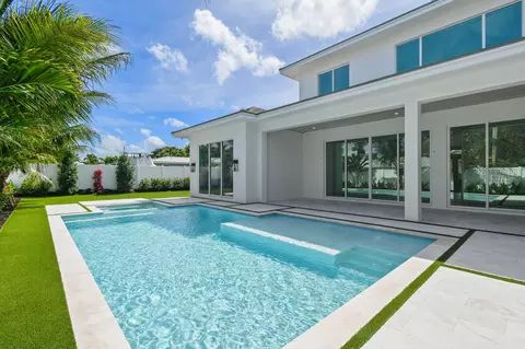 Exterior - 192 River Dr, Jupiter, FL 33469 photo 5 of 9