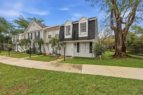 218 Old English Dr, Jupiter, FL 33458