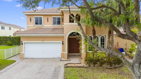 19389 SW 64th St, Fort Lauderdale, FL 33332