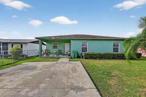 1582 Reverend Jesse Biggs Blvd, Pahokee, FL 33476