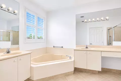 7229 Cataluna Cir, Delray Beach, FL 33446