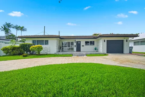 2740 SE 7th St, Pompano Beach, FL 33062