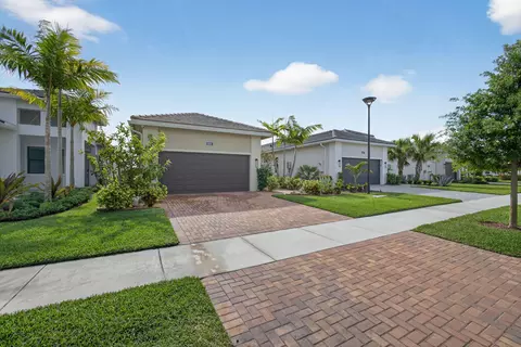 4805 Saint Armands Way, Westlake, FL 33470