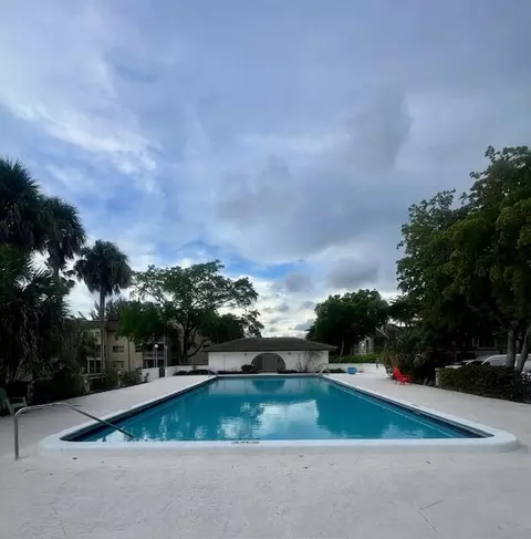 2700 Riverside Dr #103, Coral Springs, FL 33065