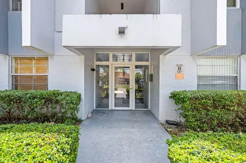 9227 SW 87th Ave #B1, Miami, FL 33176
