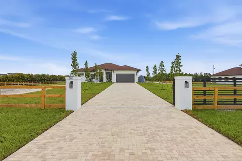 2324 Deer Run Trl, Loxahatchee, FL 33470