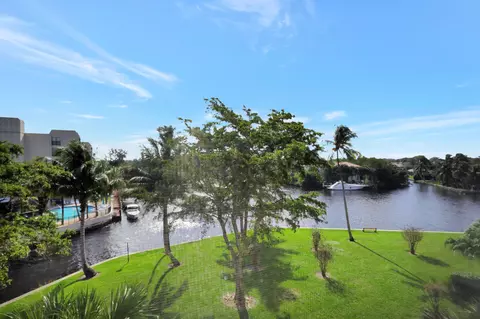 7 Royal Palm Way #404, Boca Raton, FL 33432