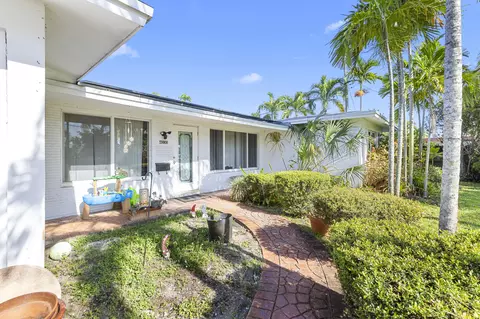 4030 NE 16th Ter, Oakland Park, FL 33334