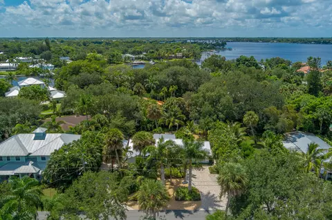 View/Area - 547 SW Riverview St, Stuart, FL 34994 photo 3 of 7