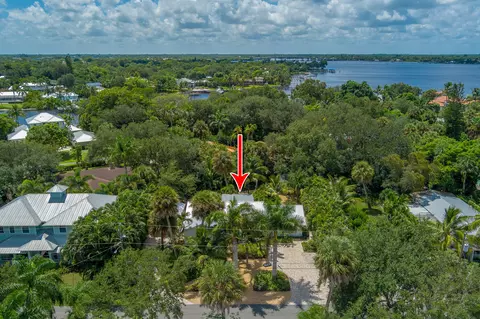 View/Area - 547 SW Riverview St, Stuart, FL 34994 photo 2 of 7