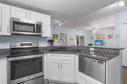 5095 Fairways Cir #102, Vero Beach, FL 32967