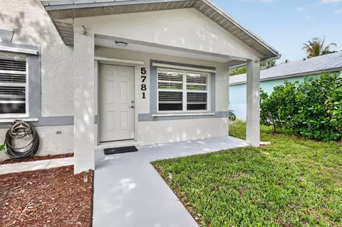 5781 SE Pine Dr, Stuart, FL 34997 photo 4