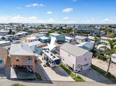 340 Nettles Blvd, Jensen Beach, FL 34957