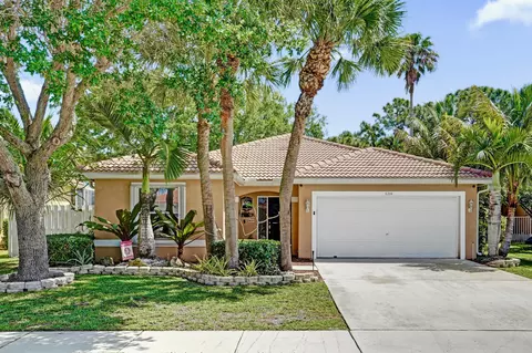 6214 Sand Hills Cir, Lake Worth, FL 33463