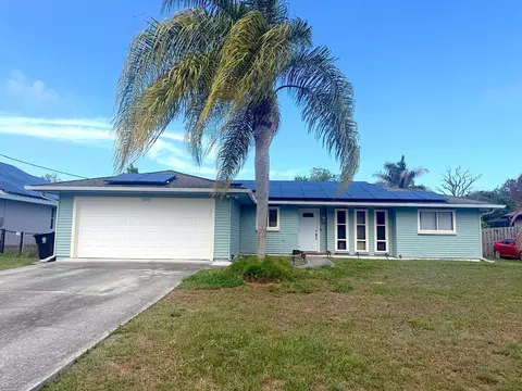 441 SE Glenwood Dr, Port Saint Lucie, FL 34984