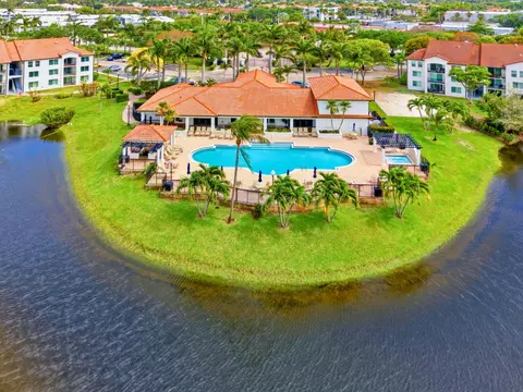 316 Villa Cir, Boynton Beach, FL 33435
