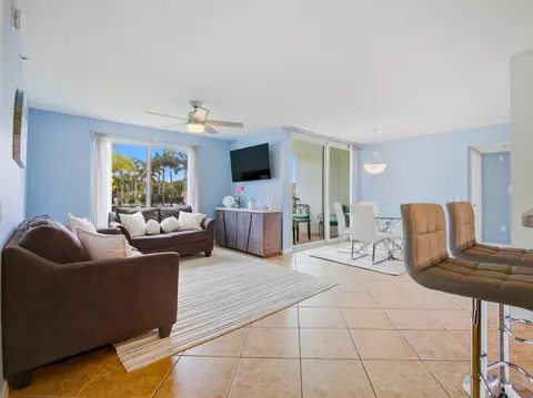 316 Villa Cir, Boynton Beach, FL 33435
