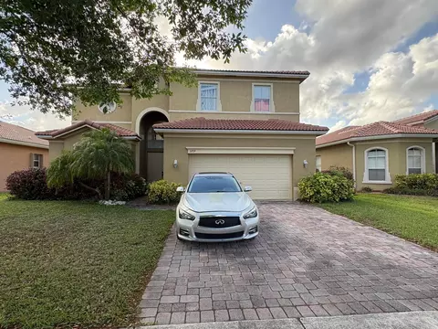 5719 Place Lake Dr, Fort Pierce, FL 34951