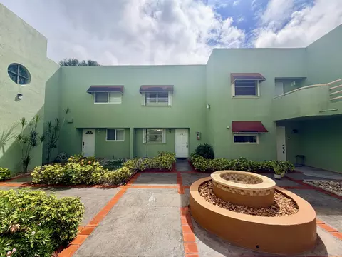 11071 NW 7th St UNIT 104, Miami, FL 33172