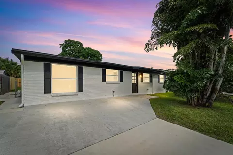 3797 Bahama Rd, Palm Beach Gardens, FL 33410