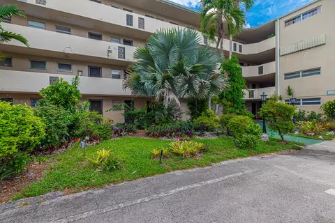 1660 NE 191st St UNIT 311, Miami, FL 33179