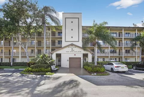 900 SW 142nd Ave #305L, Pembroke Pines, FL 33027