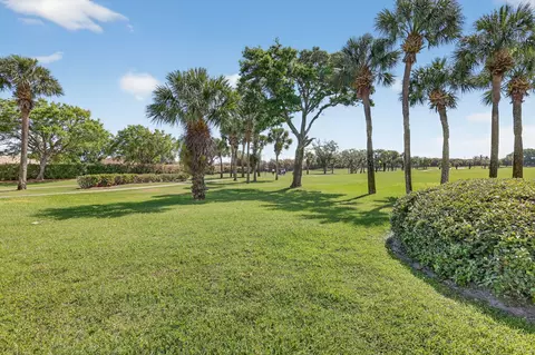 Exterior - 6151 SE Winged Foot Dr, Stuart, FL 34997 photo 5 of 12