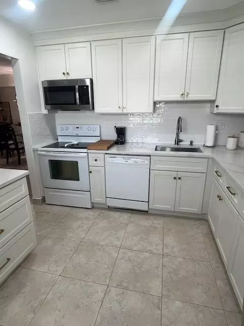 27 Capri #A, Delray Beach, FL 33484 photo 3