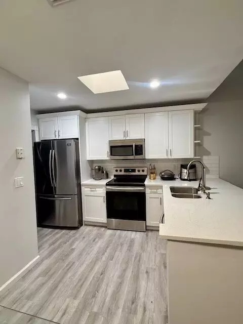 1803 Waterview Cir, Palm Springs, FL 33461