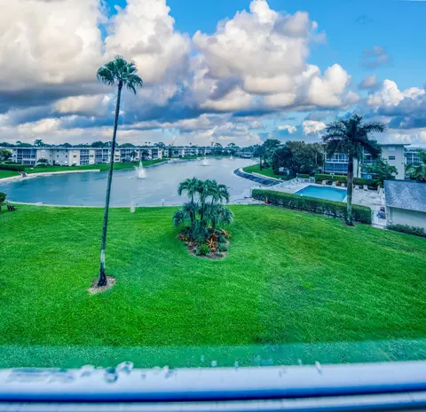 2728 N Garden Dr N #413, Lake Worth, FL 33461