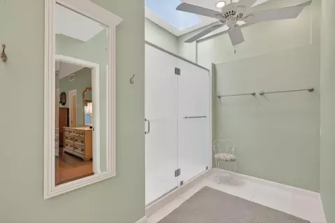 Bath - 5422 SE Meredith Ter, Stuart, FL 34997 photo 3 of 5
