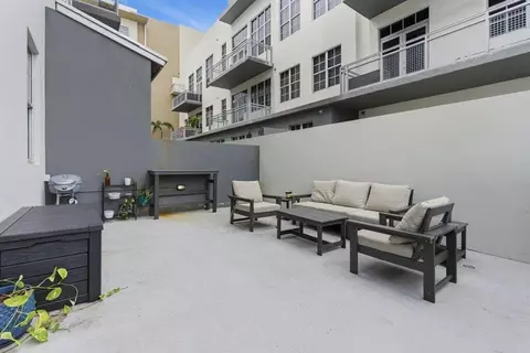 425 N Andrews Ave #202, Fort Lauderdale, FL 33301