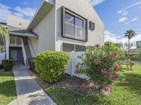 3206 S Lakeview Cir #1206, Hutchinson Island, FL 34949