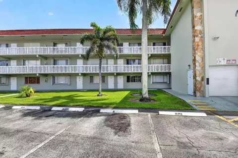 3300 Springdale Blvd #208, Palm Springs, FL 33461
