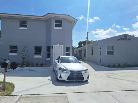1942 Buchanan St, Hollywood, FL 33020