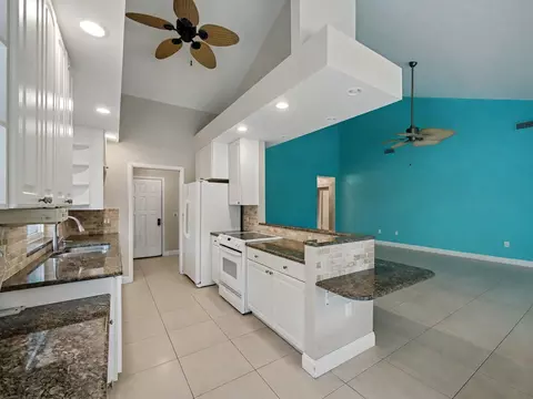303 Leeward Dr, Jupiter, FL 33477 photo 3