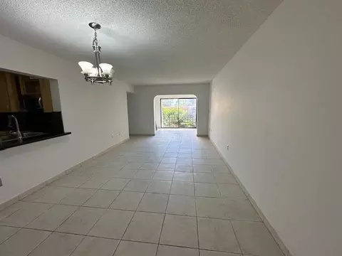 10237 NW 9th St Cir #108-4, Miami, FL 33172