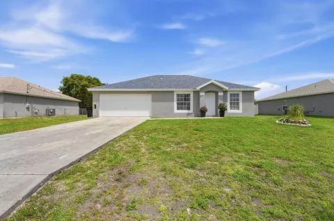 461 SW Exmore Ave, Port Saint Lucie, FL 34983