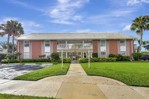 148 Yacht Club Dr #5, North Palm Beach, FL 33408