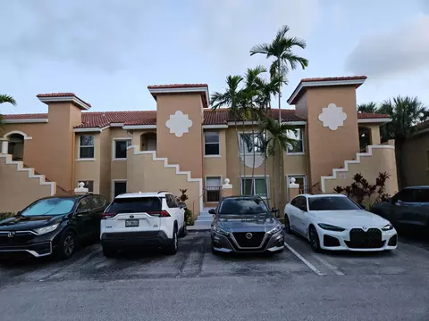 7900 NW 6th St #205, Pembroke Pines, FL 33024