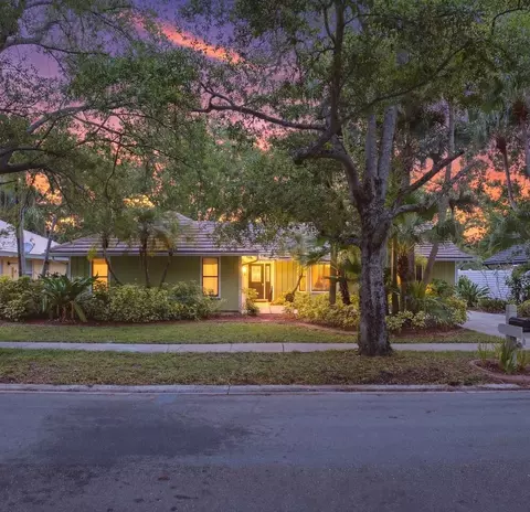 18546 Lake Bend Dr, Jupiter, FL 33458