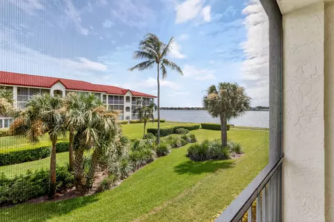 110 Half Moon Cir #D2, Hypoluxo, FL 33462