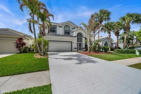 Exterior - 4732 SE Mizner Pl, Stuart, FL 34997 photo 3 of 6