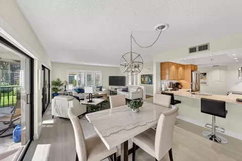 218 NEdgewater Dr #218, Stuart, FL 34996