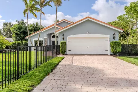 11420 NW 26th St, Plantation, FL 33323