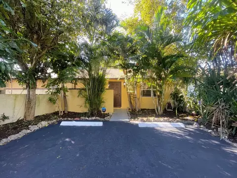512 NW 43rd Pl, Pompano Beach, FL 33064