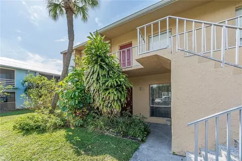 1555 14th Ave #201, Vero Beach, FL 32960