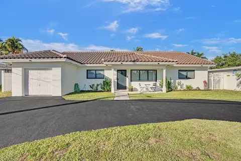 1107 SE 13th Ct, Deerfield Beach, FL 33441