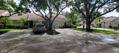 701 Bannock Ln, Palm Beach Gardens, FL 33418